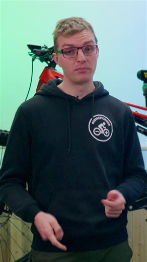 ☝️Das kann an den alten, geriffelten Rahmenbuchsen von Bosch-Motoren der 5. Generation liegen. Zum Glück kannst du sie gegen die neue upgradete Version ganz einfach selber tauschen! ▶️Das vollständige tutorial findest du bei uns auf YouTube! 👉Link in Bio! #ebike #elektrofahrrad #ebikepioneer #pedelec #ebikelife #radfahren #elektrofahrrad24 #ebike24 #bosch #boschebike #smartsystem #howto #tutorial #videotutorial #youtubetutorial | Elektrofahrrad24