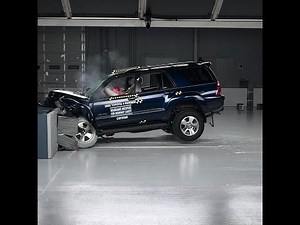 2003 Toyota 4Runner moderate overlap IIHS crash test