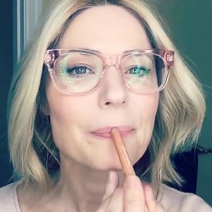 #AvedaMakeup tip to try for the weekend 💋💄 Prime your lips with Nourishment Colorless Definer first and then apply Pinkstone Lip Color 😘 Tip courtesy of #AvedaPro Janell Geason | Aveda Arts & Sciences Institute Lafayette