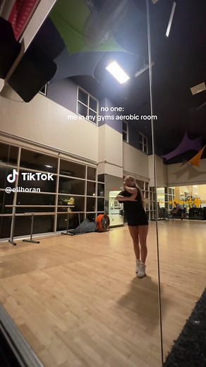 ella (@ellhoran)’s videos with Low - SZA