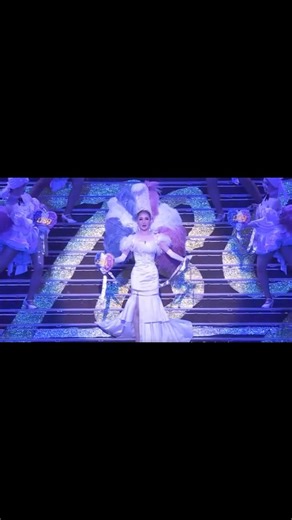宝塚歌劇団〜世界は彩りに溢れている〜 on Instagram: "1789✨フィナーレ✨前編です😊 エトワールは詩 ちづるさんでした👏 105期でエトワールは素晴らしいです👏 初々しい感じも素敵でした✨ きわみんの1人降り😭 なこちゃんのかわいい衣装💖 皆素敵でした✨ #宝塚歌劇#宝塚歌劇団 #宝塚月組 #宝塚星組 #宝塚雪組 #宝塚花組 #宝塚宙組 #宝塚専科 #月城かなと #鳳月杏 #海乃美月 #礼真琴 #暁千星 #極美慎 #舞空瞳 #彩風咲奈 #朝美絢 #夢白あや #柚香光 #永久輝せあ #星風まどか #芹香斗亜 #桜木みなと #春乃さくら #水美舞斗 #瀬央ゆりあ #1789 #詩ちづる"