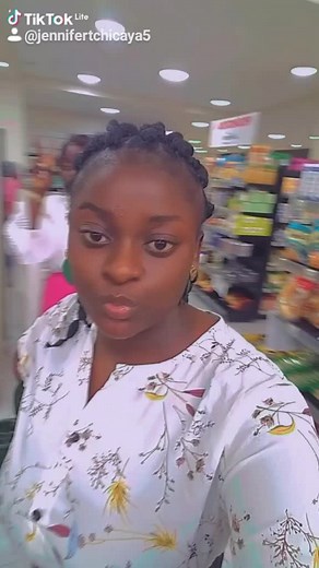 Vidéos de Jennifer Gucci (@jennifergucci2) avec son original - Jennifer Gucci