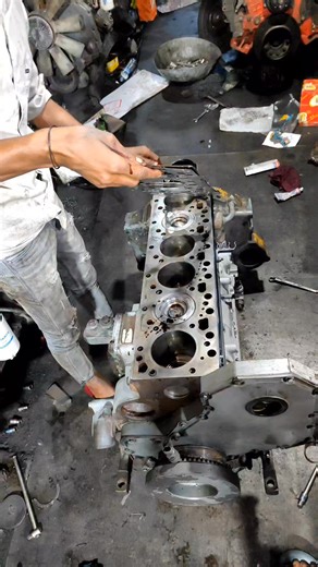 21K views · 558 reactions | Tata 24 wall engine BS4  head fitting complete full engine new jal fit karne ka pura complete processor engine repairing ✅六‍ #tata #BS4 #engine #mechanic #fitting #repairing #viral #trending | Raj Mechanic | Facebook