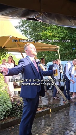 Christina Rotondo on Instagram: "introducing the happiest groom in the entire world who is very chuffed with his linkin park song choices #alternativeweddingsinger #linkinpark #linkinparknumb #weddingsinger #alternativewedding"