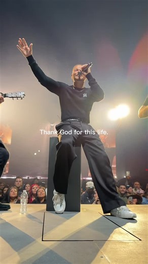 Kane Brown Family on Instagram: "Day 6 of 12: Some people, places, and memories we’re thankful for ❤️ Head to our stories to try out this template and be sure to tag us when you post so we can reshare! #12DaysOfKanemas"