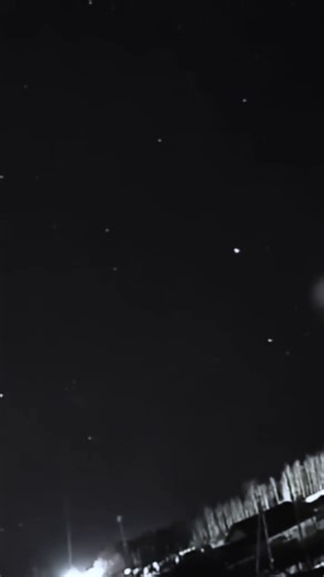 🪼 Space Jellyfish Spotted in the Sky! On March 25, 2025, an amazing sight appeared during the Falcon 9 rocket (mission NROL-69) stage re-entry — a glowing spiral known as a space jellyfish! 🚀✨ This rare phenomenon happens when leftover rocket fuel freezes high above Earth. It creates a bright, jellyfish-like spiral cloud visible from the ground. At the end of the video, an artificial satellite zips right through the jellyfish, showing just how busy our skies have become! 🛰️🌌 Have you ever se