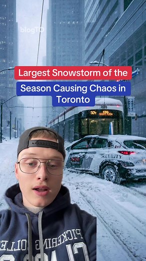 The largest snowstorm of the season is causing chaos in Toronto ❄️ #toronto #ontario #snowstorm #ttc #torontonews #weather #winter #fyp #greenscreen