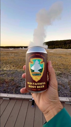 Old Faithful Geyser Eruption | Yellowstone NP 🇺🇸🏔️ #geysers #nature #usa
