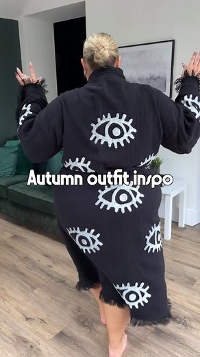 27K views · 558 reactions | Plus size A/W outfit inspo 笠癩 The weather has gotten colder since I filmed this so I’d definitely be swapping the tee for a long sleeve option 略 Jeans are from @lovallofficial Tee and sunglasses are @hm Jacket is @boohoo Boots are @ugg | Jess on the Plus-Size | Facebook