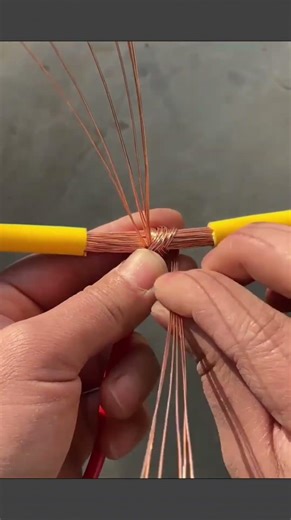 Professional way to wrap cables by hand, quick, tidy and efficient #electrical #lifehacks #DIYskills