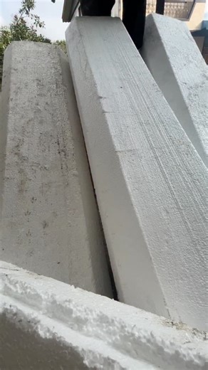 MATIN🪶 | ‎مرحله دوم ساخت بالکن کلبه 🪵 دیدن اینکه همه چی با دستای خودمون جلو میره، حتی صاف کردن ملات برام لذت بخشه😌 . . امیددارم روزای قشنگی درآینده...‎ | Instagram