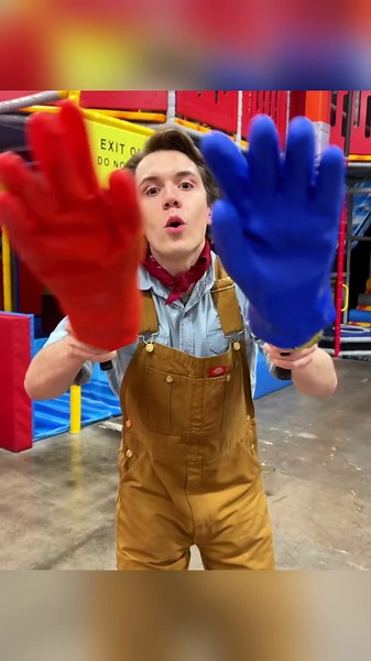 Exploring the Abandoned Playtime Co. Factory Discovery