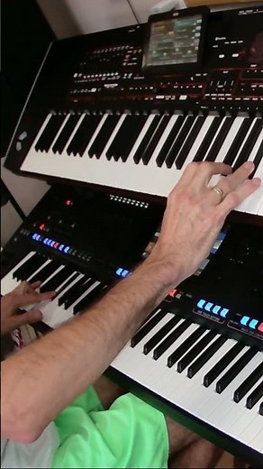 This Italo Disco Groove Still Works Today🎹🚀🔥Played Live