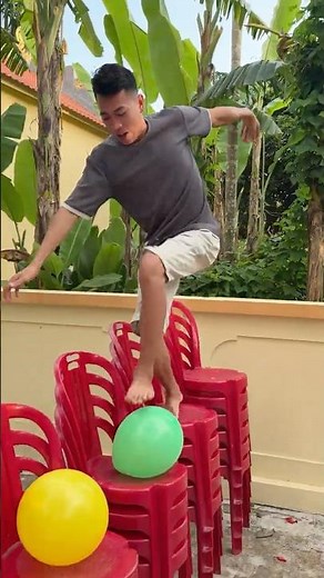 Crazy Balloon Drop Challenge Goes Wrong 😂 | Nổ Bóng Bay Từ Trên Cao 🎈#short