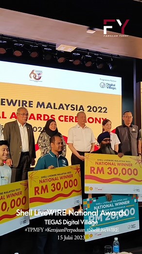 I am honored to inaugurate the Shell LiveWIRE National Awards at TEGAS Digital Village, where we gather today to recognize exceptional entrepreneurs from various regions of Malaysia. Congratulations Shell Malaysia and TEGAS for their unwavering commitment to fostering entrepreneurship in our country. The Shell LiveWIRE program, brought to our shore by Shell Malaysia, has empowered countless entrepreneurs with invaluable support and resources, turning their dreams into reality. Operating in 20 co