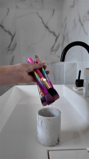 Laver vos pinceaux !💕🎀☁️🫧#lavage #pinterest #pinceaux #beautiful #viral #esthétique #selfcare