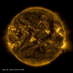 It’s #SunDay! This week’s space weather report includes: · 6 M-class flares · 2 X-class flares · 43 coronal mass ejections · 0 geomagnetic storms This video from NASA’s Solar Dynamics Observatory (SDO) shows the week’s activity. After a sleepy last week, the Sun seems to be waking up! The two X-class flares (at 2:04 and 2:22) came from “dueling” active regions on the east and west limbs (left and right sides) of the Sun. Their positions on the Sun’s “edge,” as viewed from Earth, means they weren