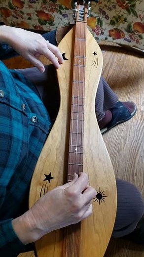 Amazing Grace on mountain dulcimer, simple strum April 16, 2020