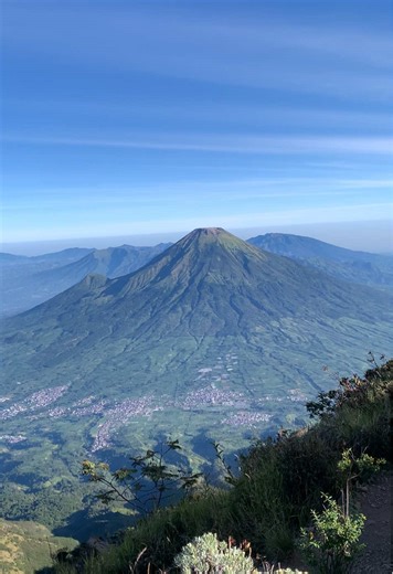 Goyang Stiker di Gunung Sumbing: Keindahan Alam Indonesia