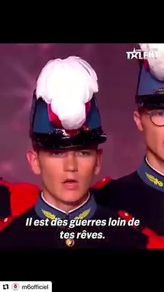 Quand le cœur de Saint Cyr chante la peine des enfants dont les pères sont morts au combat…ça remet bien des choses à leur juste place, en cette période de défiance de l’uniforme et des institutions. Merci messieurs pour cette émotion, et merci à tous ceux qui risquent leur vie pour notre sécurité et notre liberté. @policenationale @gendarmerie_nationale_officiel @sapeurs_pompiers_de_france @pompiers_paris À ce soir pour @incroyabletalent_off | Karine Le Marchand