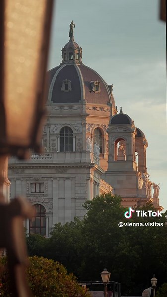 Exploring Vienna: Sunset Strolls through Historic Landmarks