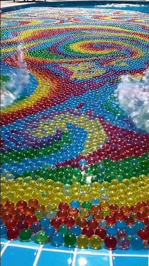 Orbeez Pool Dive! 💦 | orbeez picky pad | 100 million Orbeez #shorts