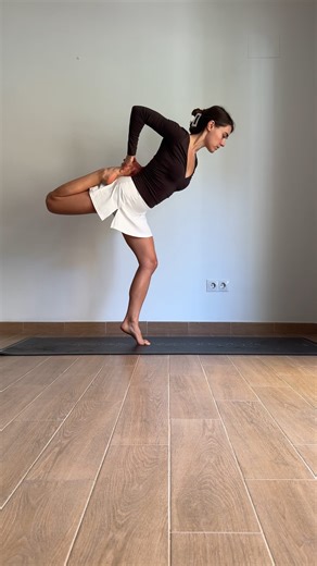 Diana Yoga on Instagram: "This balance variation invites strength, steadiness, and deep openness through the front body. The bind encourages expansion across the chest and shoulders while grounding through a single point of support. Move with slow, attentive breathing, allowing stability to grow from the inside out.🤎 . . #yoga #yogapose #yogabalance #yogapractice #yogachallenges #yogainspiration #yogalife"