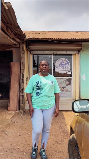 Tu pourras désormais correctement t’installer dans un véhicule après avoir regardé cette vidéo✅. Dans cette vidéo je te donnes toutes les étapes nécessaires pour t’installer dans un véhicule comme un pro. À l’AUTO-ÉCOLE UNIVERS on obtient plus qu’un permis , on maîtrise la conduite . Alors effectue dès à présent ta réservation au 23796346903. #autoecole #permisdeconduire #apprendreaconduire