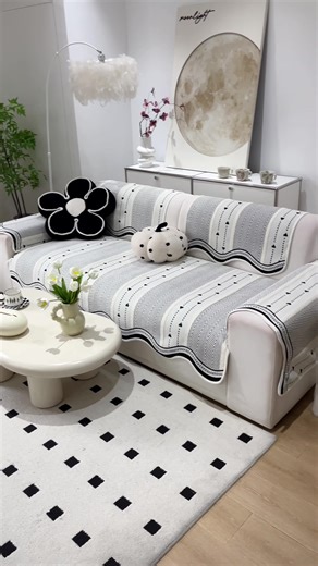 The alien-inspired design combines stripes and heart patterns, effortlessly blending into various home decor styles such as modern minimalist, Scandinavian, and mid-century modern, instantly elevating the spatial ambiance.#sofacushion #sofa #home #comfortable #instant