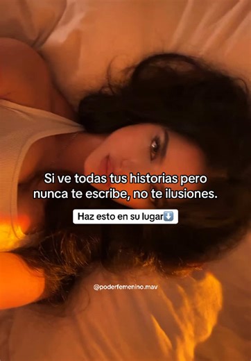 Cuando un hombre ve todo lo que publicas pero no te escribe❌, no es tímido ni está confundido. Está manteniendo acceso a ti sin hacer ningún esfuerzo. Quiere sentirse conectado contigo sin realmente estar presente para ti. Muchas mujeres toman esto como una señal de que aún le importan. Se emocionan, sobrepiensan, empiezan a esperar un mensaje que nunca llega. Y así es como el ciclo empieza otra vez. Una mujer que se valora lo interpreta diferente. Entiende que una vista no es una conversación. 