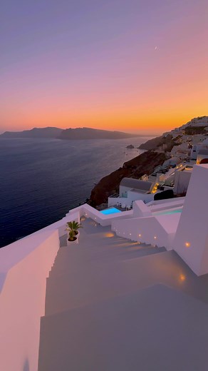 Dream Vacation in Santorini: Experience Luxury Like Never Before