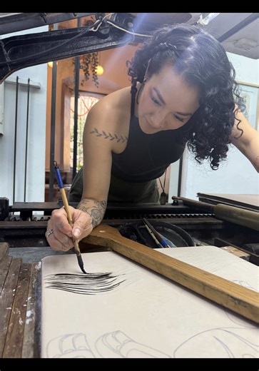 Love to do that art thang 🖤 stone lithograph printing process @Taller La Máquina #oaxacatravel #stonelithography #lithography #printmakersoftiktok