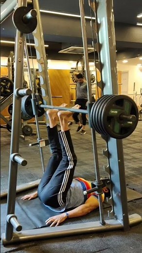 How to do the vertical leg press using the smith machine 🦵