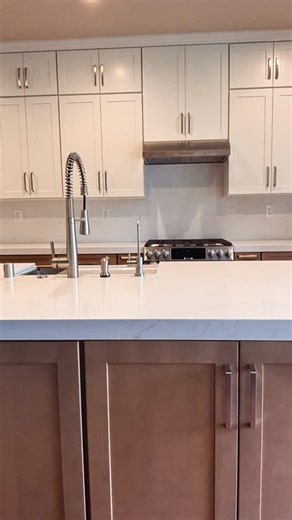 𝗗𝗲𝘀𝗶𝗴𝗻𝗶𝗻𝗴 𝗗𝗿𝗲𝗮𝗺𝘀 𝗥𝗲𝗺𝗼𝗱𝗲𝗹𝗶𝗻𝗴 on Instagram: "Partial vs. full overlay cabinets. Which do you Prefer? @talointeriors @fabuwood #fabuwoodcabinetry #fabuwoodcabinets #cabinetdesign #knowhow"