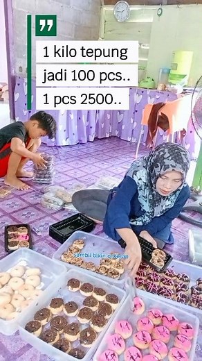 868K views · 8.7K reactions | Jualan di depan sambil bikin orderan #usaharumahan #jualamdonatempuk #donattopping #dapurbundarizkimarwiyaj #contentcreatorindonesia | Rizki Marwiyah | Facebook