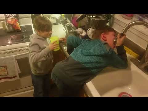 KIDS TRY THE ONE CHIP CHALLENGE!!