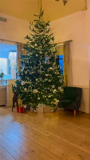 ✨WOW!🤩 What an incredible day for our third Christmas Market at Springfield Hall — our biggest and busiest yet! 🎄 A huge thank-you to all the amazing small local businesses & musicians who brought their talent, creativity, and festive cheer to their stalls. You made the event truly special. And to everyone who came out THANK YOU for the amazing turnout and for filling the hall with Christmas spirit and community warmth. ❤️✨ We can’t wait for the next one! 🎅🏼🛍️🎁 ChristmasMarket #Springfield