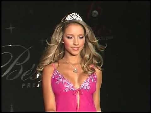 #TrayectoriaBésame La sensualidad y la seducción siempre nos ha caracterizado #Desfile #Bésame 2005