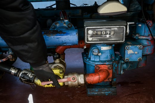 «Αγριεύει» ο χειμώνας - Πόσο κοστίζει σήμερα το πετρέλαιο θέρμανσης και τα καυσόξυλα - ertnews.gr