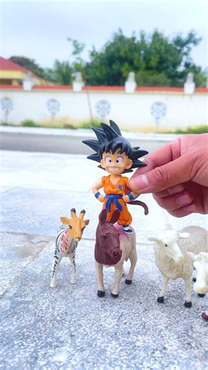 😂That's what makes Goku happy.