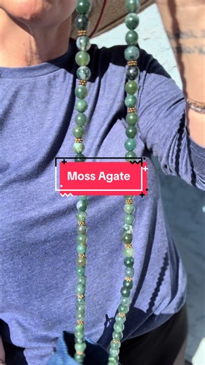 Key Uses of Moss Agate: Emotional & Mental Healing: Moss agate is believed to reduce stress, anxiety, and depression by promoting tranquility, patience, and inner peace. It helps balance emotions, making it useful for overcoming mood swings. Physical Health & Healing: It is often used in crystal healing to boost the immune system, fight inflammation, reduce fever, and assist in recovering from long-term illness. It is also associated with improving circulation and relieving symptoms of infection