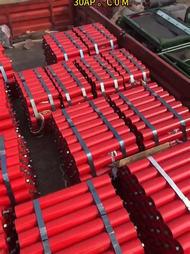 Heavy-duty conveyor belt idlers for mines | High-capacity wear-resistant idlers | Slot-type idlers, buffer idlers, return idlers | Sealed dust-proof and waterproof bearing idlers | Suitable for belt conveyors, mines, coal mines, and sand, gravel, and aggregate transportation systems #Idlers #roller #conveyor #conveyorbelt #Conveyorfittings #ConveyorBelt #ConveyorRoller #ConveyorDrum #ConveyorIdler #ConveyorFrame