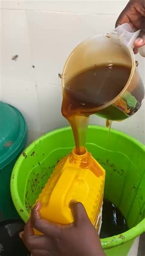 Anything good honey...na me the run am. I give the best out. Pure wild honey. 1 LITRE 7000 2 LITRES 14,000 5 LITRES 33 000 10 LITRES 55,000 20 litres 100,000 25 LITRES 124,000 Call or Whatsapp 08032946603 Location Makurdi Benue state. | Mimi Tine | Facebook