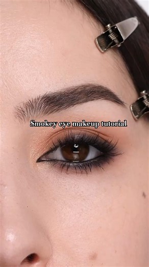 Easy smokey eye make-up tutorial #eyemakeuptutorial