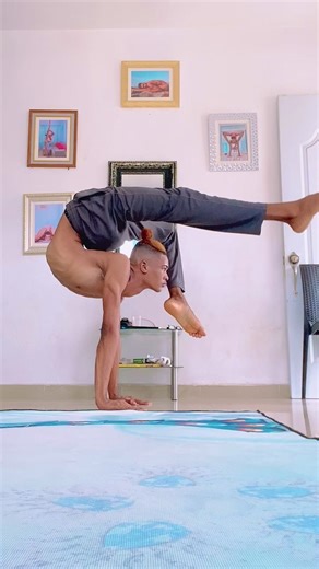 ✨ Handbalancing Contortion #contortionist #flexibility #handbalancing