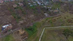 9.9K views · 33 reactions | El operativo que se viene realizando en Altos de la Estancia, en la Localidad de Ciudad Bolívar, es un proceso que busca la recuperación de un espacio público que no debe ser ocupado por el riesgo que representa para la vida de quienes se ubican allí. #AltosDeLaEstancia | Secretaría Distrital del Hábitat | Facebook