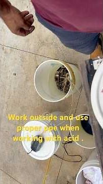 Gold recovery with hydrochloric acid and hydrogen peroxide. #gold #e waste #goldrecovery