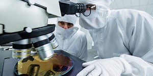 Infineon Shares Climb After Chip Maker Forecasts Return to Sales Growth On Booming AI Demand