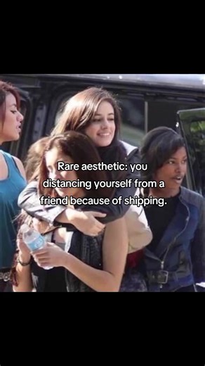 From close friends to strangers. #camren #camilacabello #laurenjauregui #fifthharmony #laurmila @Camila Cabello @Lauren Jauregui
