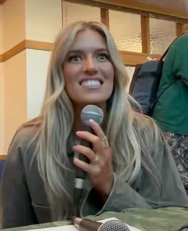 Teeth chatter with MacKenzie Carpenter at Sharla McCoy's Music Row Live in Nashville during CMA Awards Show Week! | The Jay and Kevin Show